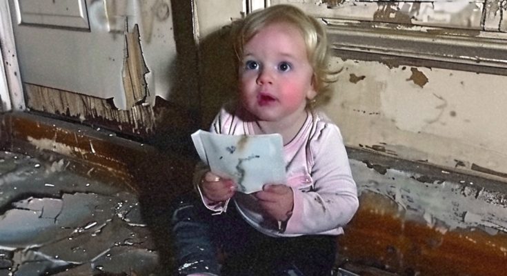 My New Neighbors Invited Me Over, but All I Found Was an Abandoned Child with a Heartbreaking Note — Story of the Day