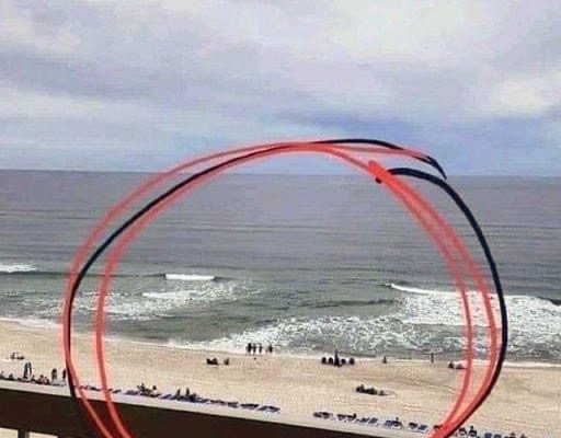 Why you should always avoid entering the sea in this area if you notice currents forming in this manner